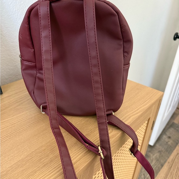 Harry Potter Gryffindor Maroon Backpack - Picture 2 of 3